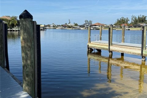 Terreno en venta en Cape Coral, Florida № 1555889 - foto 8