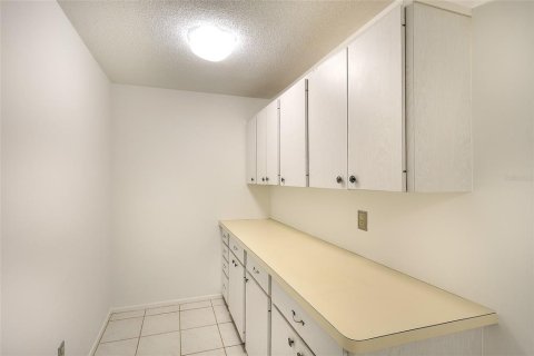 House in Bradenton, Florida 2 bedrooms, 200.02 sq.m. № 2100873 - photo 22