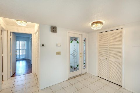 House in Bradenton, Florida 2 bedrooms, 200.02 sq.m. № 2100873 - photo 4