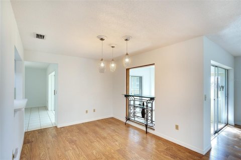 House in Bradenton, Florida 2 bedrooms, 200.02 sq.m. № 2100873 - photo 9