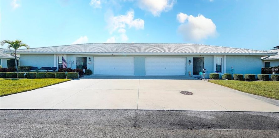 House in Bradenton, Florida 2 bedrooms, 200.02 sq.m. № 2100873