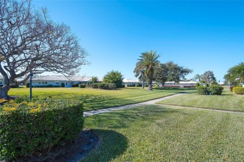 House in Bradenton, Florida 2 bedrooms, 200.02 sq.m. № 2100873 - photo 27