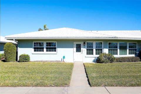 House in Bradenton, Florida 2 bedrooms, 200.02 sq.m. № 2100873 - photo 24