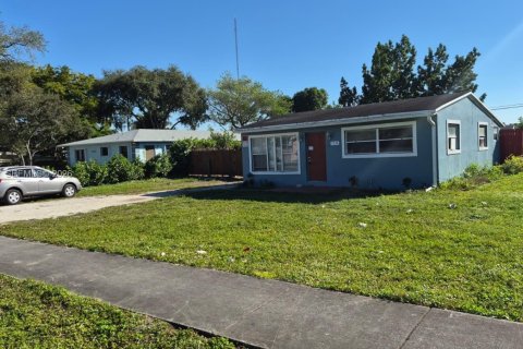 House in West Park, Florida 2 bedrooms, 76.92 sq.m. № 2000938 - photo 2