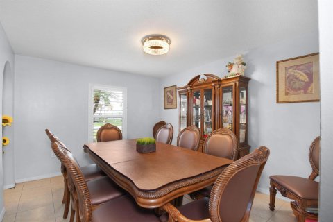Villa ou maison à vendre à Port St. Lucie, Floride: 4 chambres, 205.13 m2 № 2146822 - photo 7