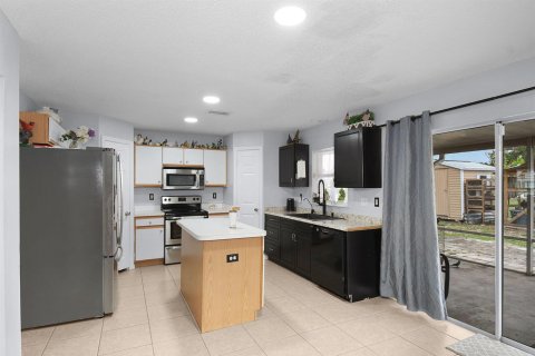 Villa ou maison à vendre à Port St. Lucie, Floride: 4 chambres, 205.13 m2 № 2146822 - photo 4