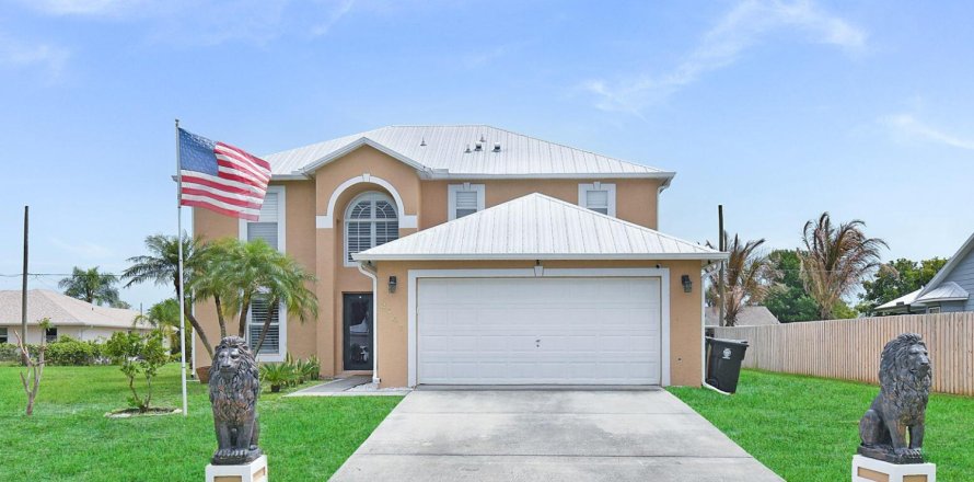 Villa ou maison à Port St. Lucie, Floride 4 chambres, 205.13 m2 № 2146822
