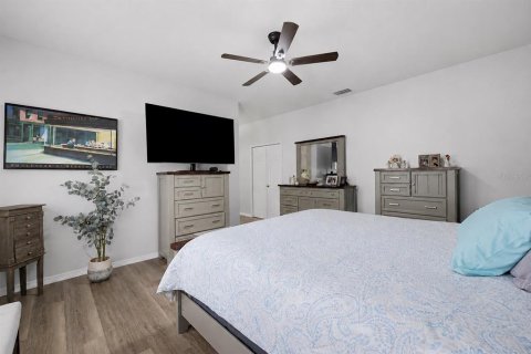 House in Lutz, Florida 3 bedrooms, 171.96 sq.m. № 2226264 - photo 17