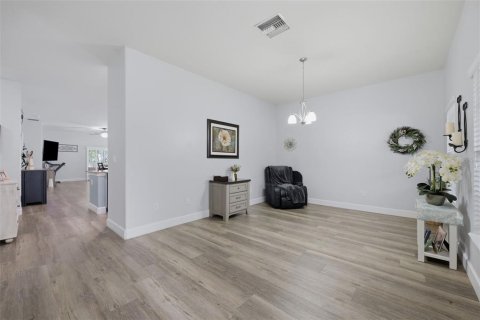 House in Lutz, Florida 3 bedrooms, 171.96 sq.m. № 2226264 - photo 3