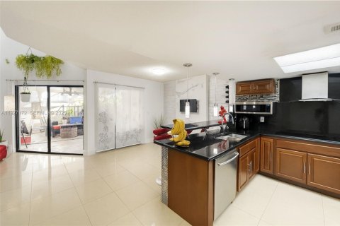 Adosado en venta en Homestead, Florida, 2 dormitorios, 123.47 m2 № 1986116 - foto 6