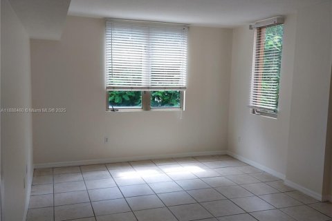 Condominio en alquiler en Miami, Florida, 1 dormitorio, 80.82 m2 № 1944820 - foto 24