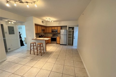 Condominio en alquiler en Miami, Florida, 1 dormitorio, 80.82 m2 № 1944820 - foto 2
