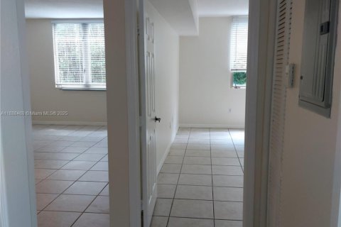 Condominio en alquiler en Miami, Florida, 1 dormitorio, 80.82 m2 № 1944820 - foto 28