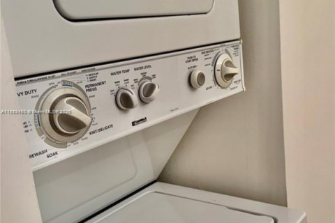 Condominio en alquiler en Miami, Florida, 1 dormitorio, 80.82 m2 № 1944820 - foto 15