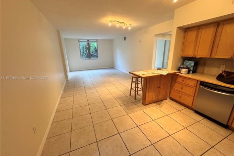 Condominio en alquiler en Miami, Florida, 1 dormitorio, 80.82 m2 № 1944820 - foto 4