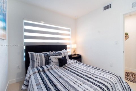 Adosado en venta en Homestead, Florida, 4 dormitorios, 129.88 m2 № 1776469 - foto 8