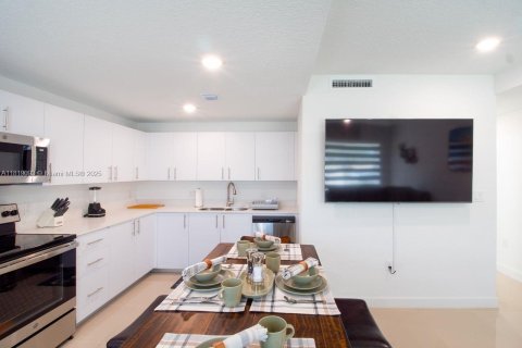 Adosado en venta en Homestead, Florida, 4 dormitorios, 129.88 m2 № 1776469 - foto 5