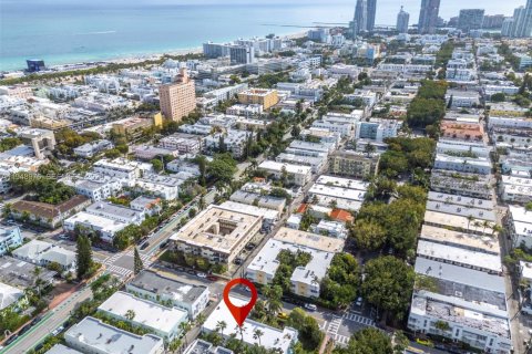 Condo in Miami Beach, Florida  № 2004726 - photo 16