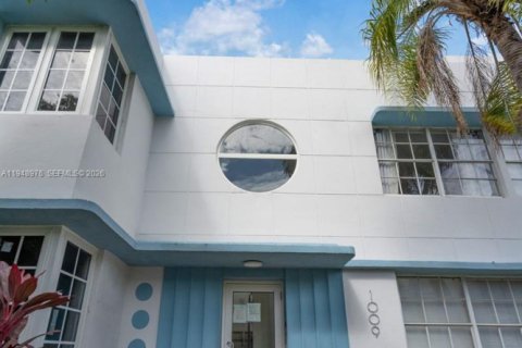 Condo in Miami Beach, Florida  № 2004726 - photo 3