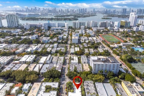 Condo in Miami Beach, Florida  № 2004726 - photo 5