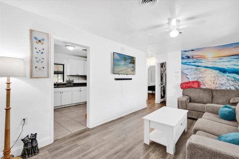 Villa ou maison à vendre à DeLand, Floride: 3 chambres, 159.42 m2 № 1565131 - photo 6