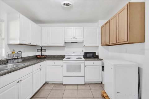 Villa ou maison à vendre à DeLand, Floride: 3 chambres, 159.42 m2 № 1565131 - photo 7