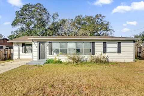 Villa ou maison à vendre à DeLand, Floride: 3 chambres, 159.42 m2 № 1565131 - photo 1
