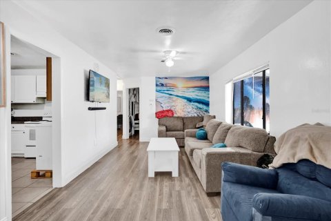 Villa ou maison à vendre à DeLand, Floride: 3 chambres, 159.42 m2 № 1565131 - photo 5