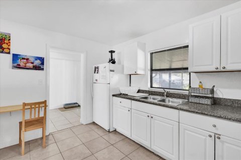Villa ou maison à vendre à DeLand, Floride: 3 chambres, 159.42 m2 № 1565131 - photo 10