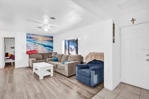 Villa ou maison à vendre à DeLand, Floride: 3 chambres, 159.42 m2 № 1565131 - photo 4