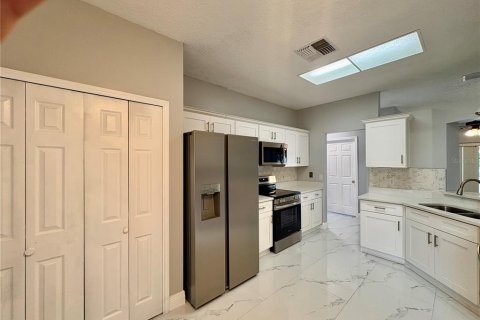 Villa ou maison à louer à Orlando, Floride: 3 chambres, 123.37 m2 № 2406816 - photo 8