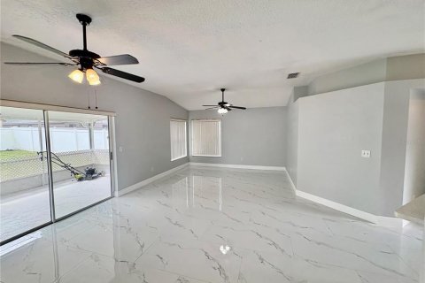 Villa ou maison à louer à Orlando, Floride: 3 chambres, 123.37 m2 № 2406816 - photo 5