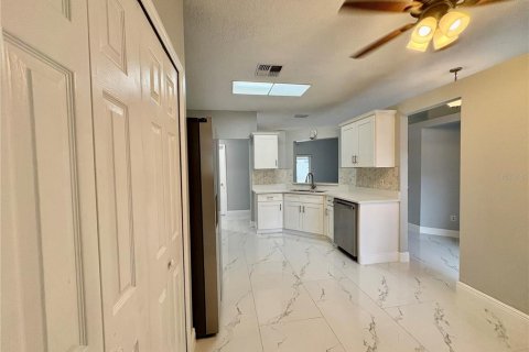Villa ou maison à louer à Orlando, Floride: 3 chambres, 123.37 m2 № 2406816 - photo 9