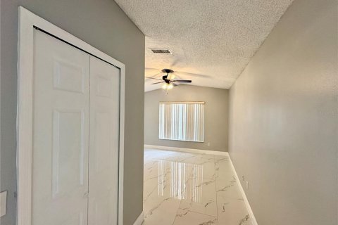 Villa ou maison à louer à Orlando, Floride: 3 chambres, 123.37 m2 № 2406816 - photo 11