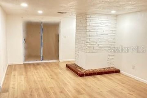 House in Sebring, Florida 2 bedrooms, 99.59 sq.m. № 1911351 - photo 5