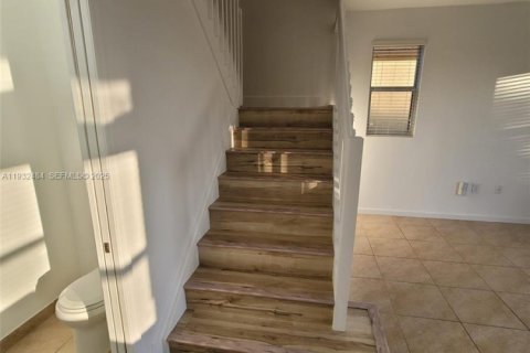 Снять в аренду виллу или дом в Хомстед, Флорида 4 спальни, 224.82м2, № 1990852 - фото 15