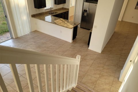 Снять в аренду виллу или дом в Хомстед, Флорида 4 спальни, 224.82м2, № 1990852 - фото 18