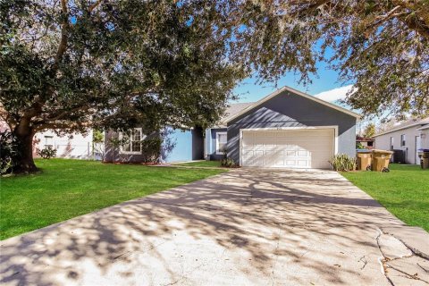 Villa ou maison à vendre à Kissimmee, Floride: 3 chambres, 214.42 m2 № 1741084 - photo 1