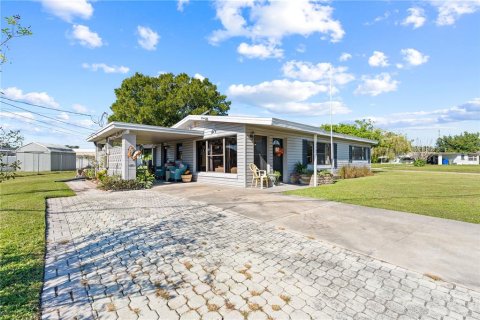 Villa ou maison à vendre à Kissimmee, Floride: 2 chambres, 105.63 m2 № 2431127 - photo 12