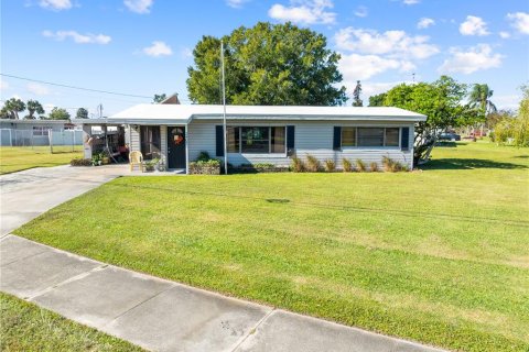 Villa ou maison à vendre à Kissimmee, Floride: 2 chambres, 105.63 m2 № 2431127 - photo 3
