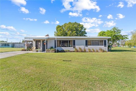 Villa ou maison à vendre à Kissimmee, Floride: 2 chambres, 105.63 m2 № 2431127 - photo 11
