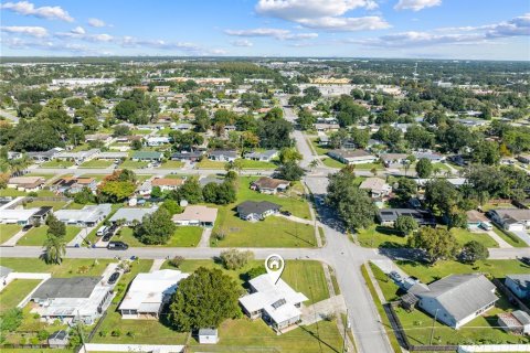 Villa ou maison à vendre à Kissimmee, Floride: 2 chambres, 105.63 m2 № 2431127 - photo 8