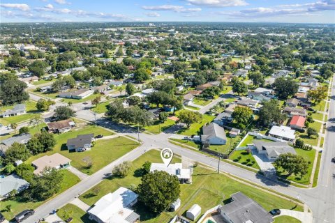 Villa ou maison à vendre à Kissimmee, Floride: 2 chambres, 105.63 m2 № 2431127 - photo 5
