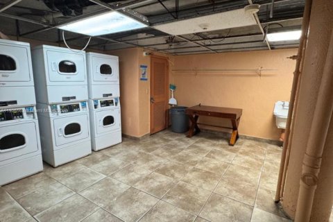 Copropriété à louer à Hialeah, Floride: 2 chambres, 92.72 m2 № 1957109 - photo 22