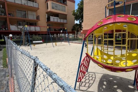 Copropriété à louer à Hialeah, Floride: 2 chambres, 92.72 m2 № 1957109 - photo 20