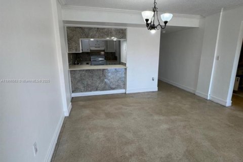 Copropriété à louer à Hialeah, Floride: 2 chambres, 92.72 m2 № 1957109 - photo 7