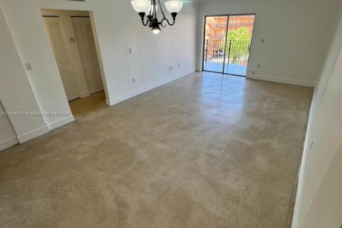 Copropriété à louer à Hialeah, Floride: 2 chambres, 92.72 m2 № 1957109 - photo 1
