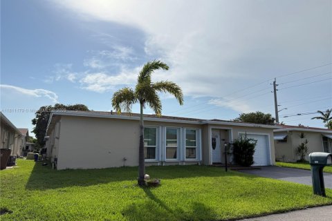 Casa en venta en Deerfield Beach, Florida, 2 dormitorios, 127.83 m2 № 1867111 - foto 2