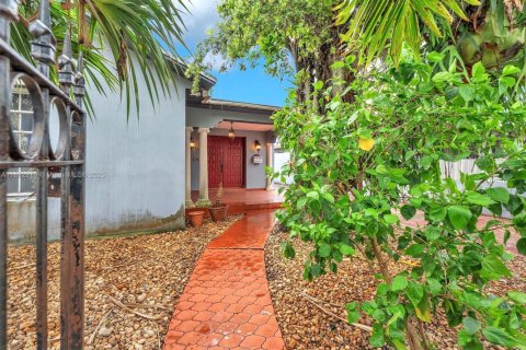 Villa ou maison à vendre à Miami, Floride: 3 chambres № 1930766 - photo 5