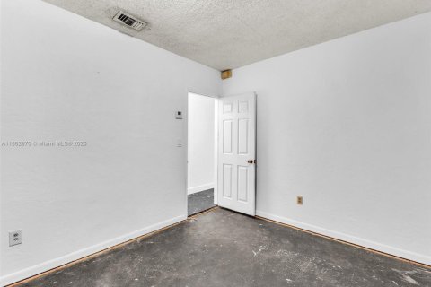 Villa ou maison à vendre à Miami, Floride: 3 chambres № 1930766 - photo 23